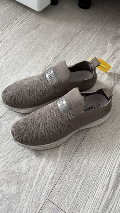 Продам женскую обувь