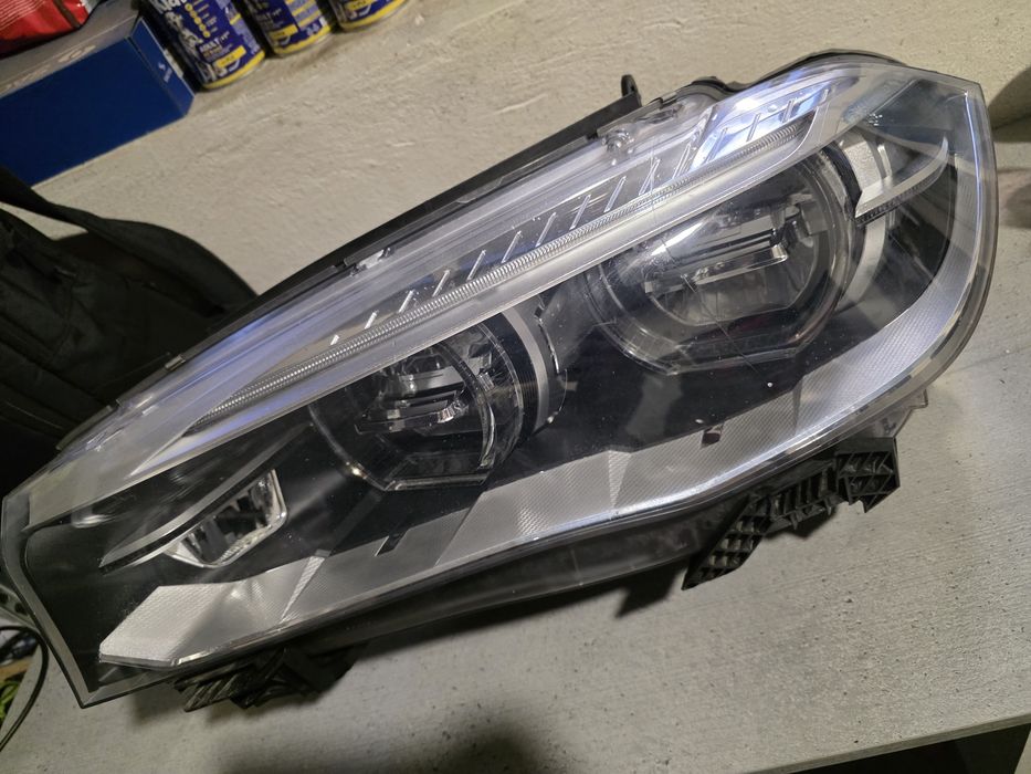 Far led adaptiv stanga bmw x5 F15  x6 f16 cod 6311 7317103 . 7424169
