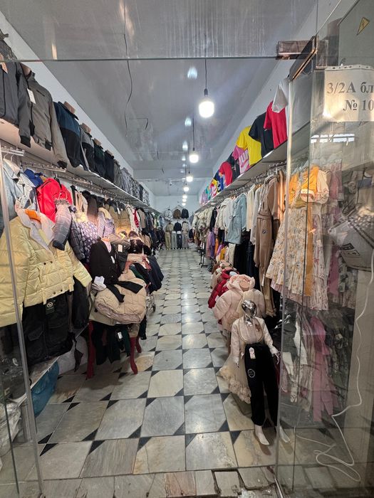 Buxoro markaziy bozorida Magazin sotiladi