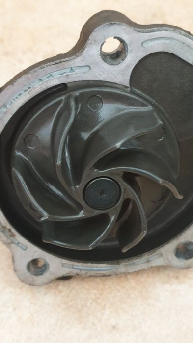 Помпа водяной насос Suzuki sx4