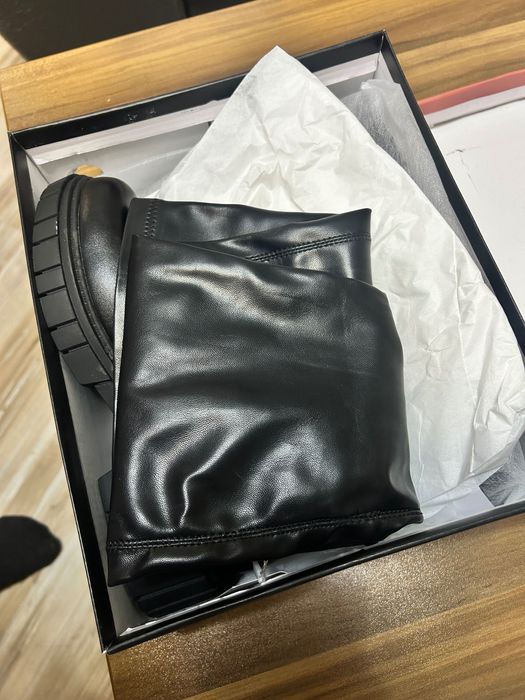 Зимни черни ботуши