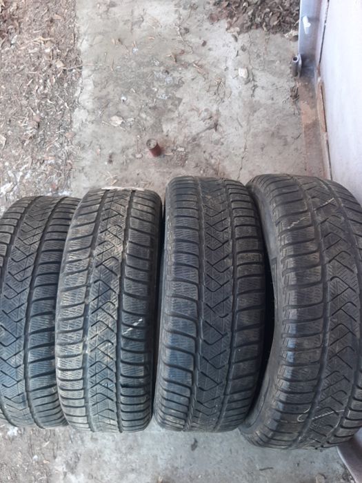 Продам шины 205/60/16 пирелли.