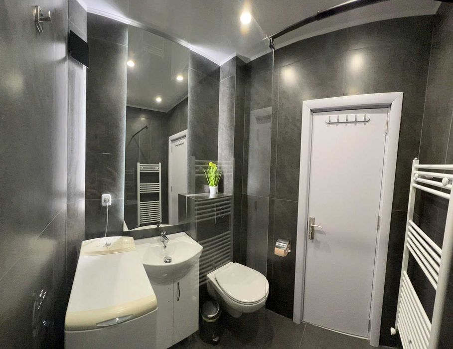 Дава се под наем Тристаен апартамент в Бургас, Лазур - 84 кв.м за 750 € - Снимка #4