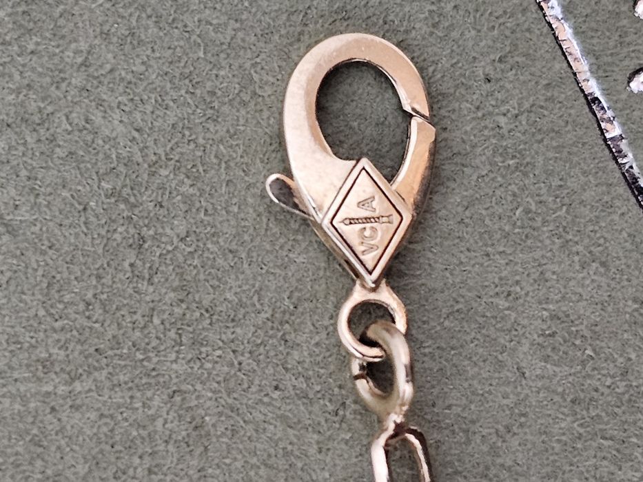 Златна гривна Van Cleef & Arpels