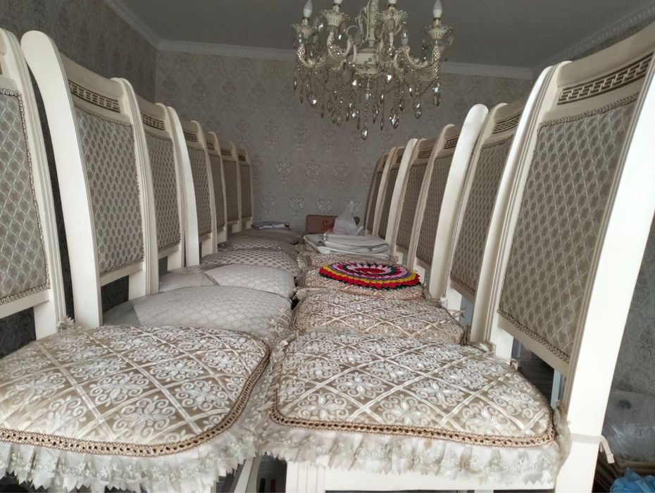 Продается Стол, стулья