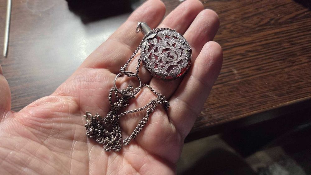 Sticluta vintage de parfum