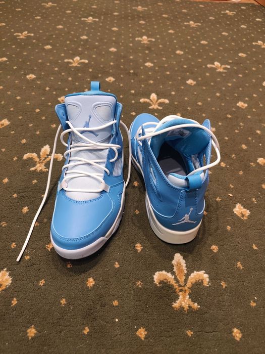 Vinde adidași Nike