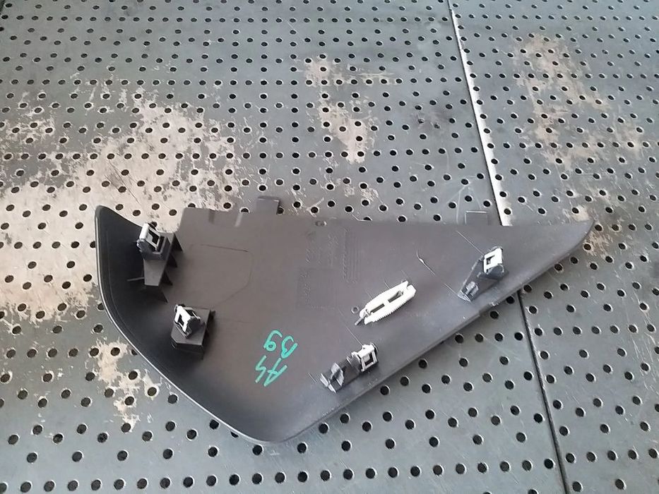 Capac stanga bord audi a4 b9 8w 8w0857085
