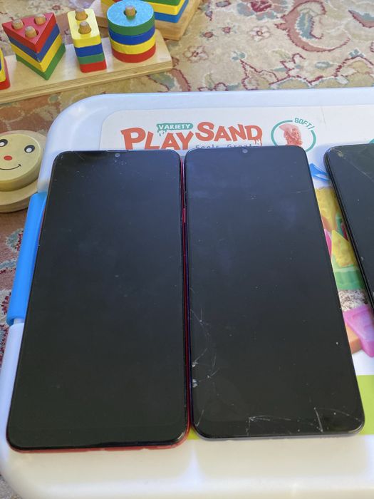 Телефоны продам в одни руки