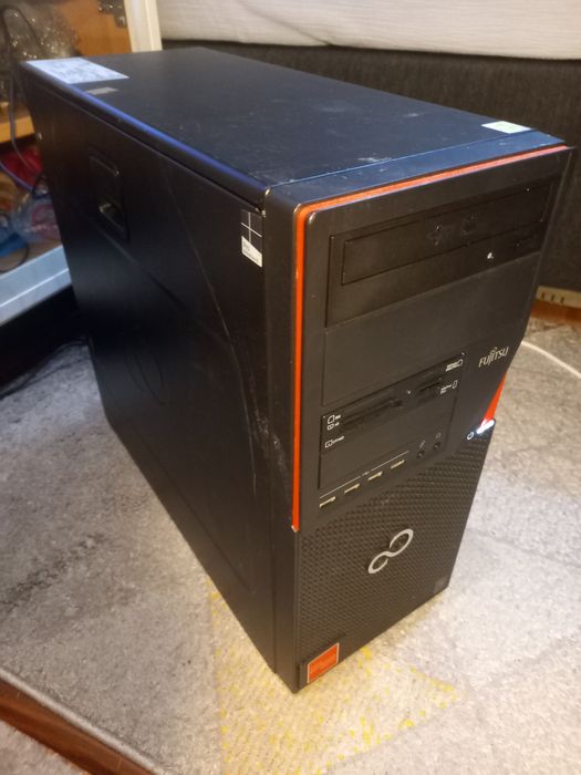 Unitate i7-4770 cpu 3.40ghz 3.40 ghz , ram 8gb ddr 3 , hdd 1 tb .