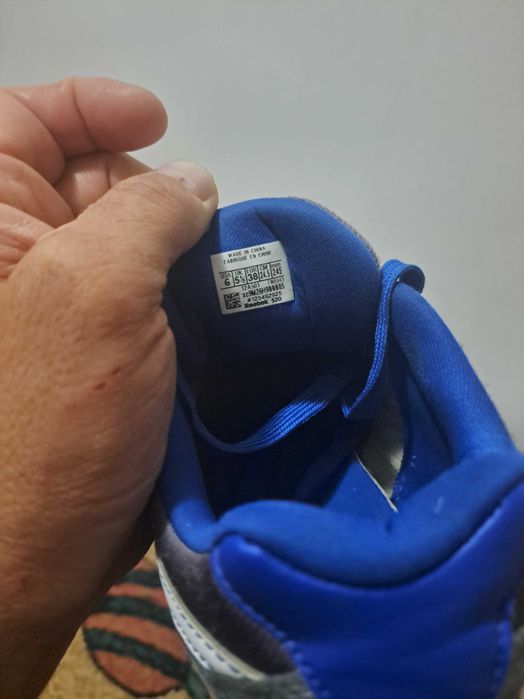 Vand adidasi baieti stare buna.