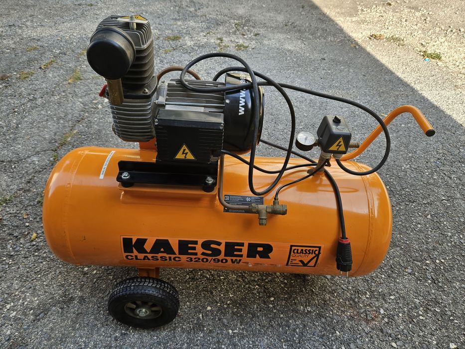 Компресор за въздух, бутален 90л