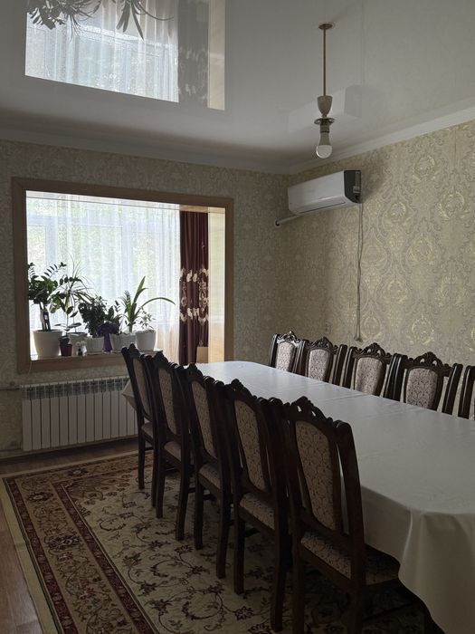 Продаётся стол для гостей