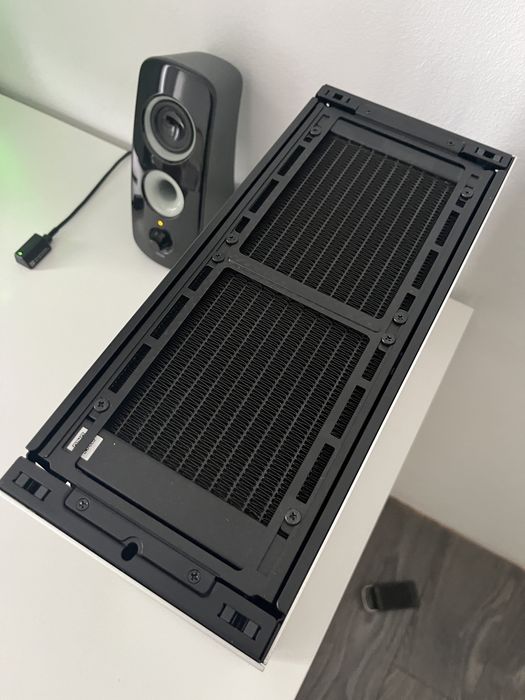 Setup/Pc gaming mini itx liquid cooling lian li/nvidia/ryzen 7 5800X3D