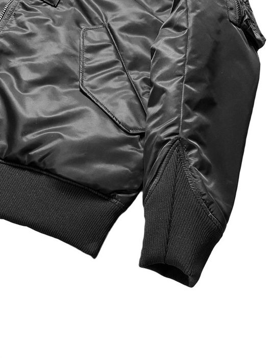 Uniqlo ma-1 bomber japan