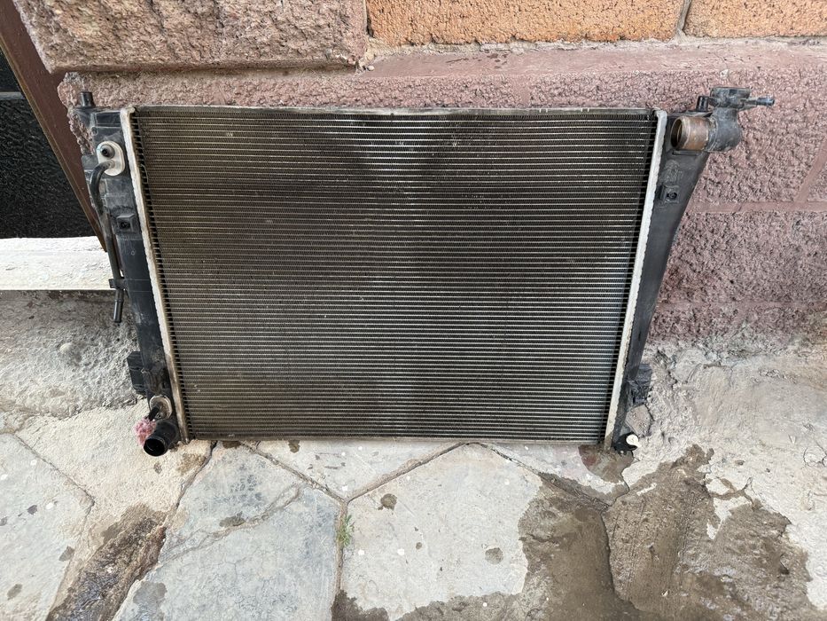 Продам радиатор КИА