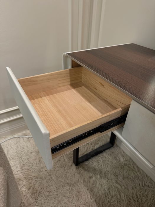 Столик для макияжа