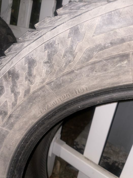 Продам зимние шины Yakohama