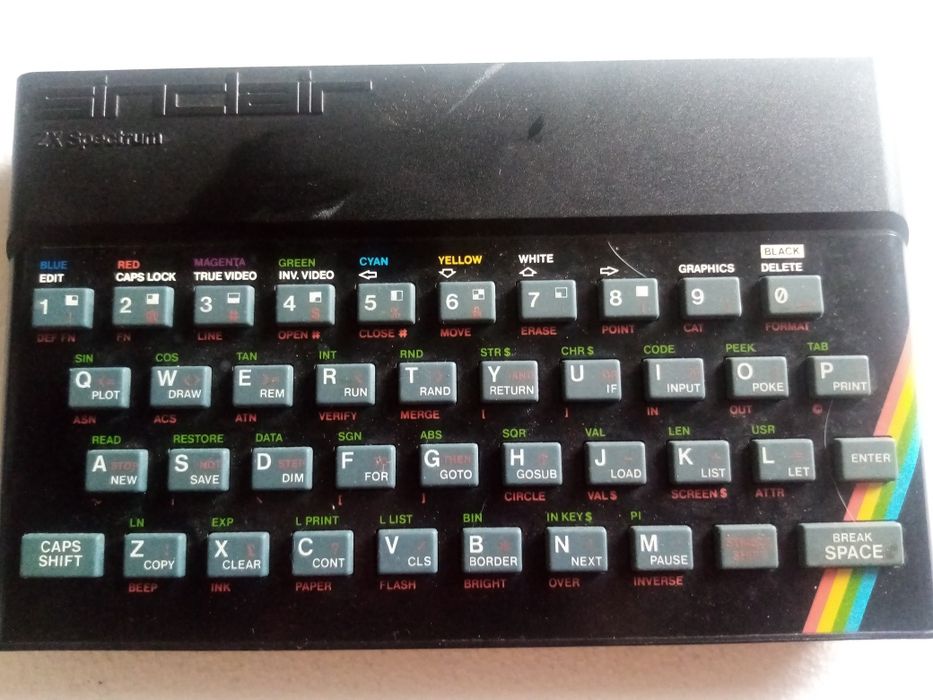 ZX Specrum Sinclaire ретро компютър