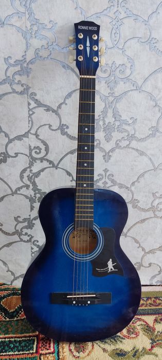Продам гитару Ronnie wood. Возможен обмен на скоростной велосипед