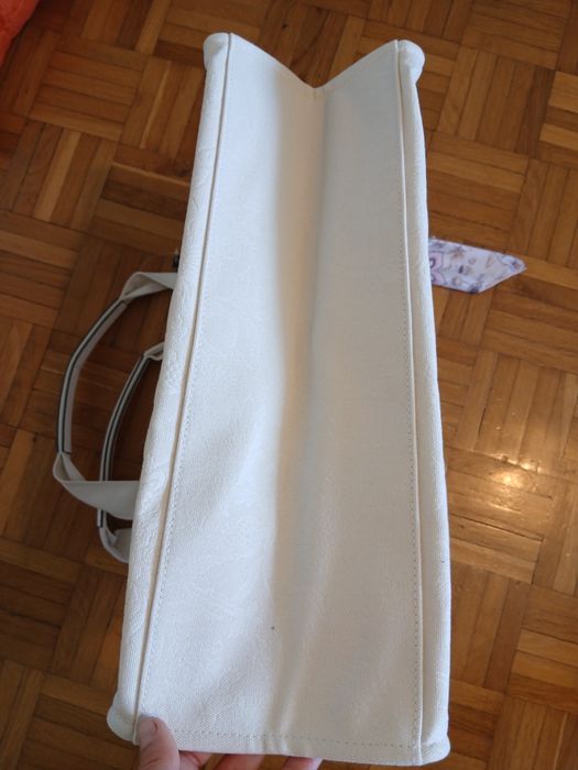 Vând geantă tote bag Victoria's Secret cu etichetă