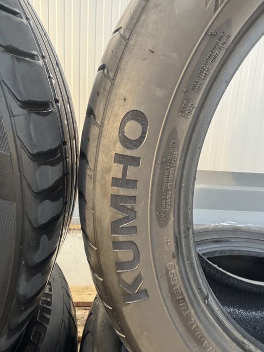 Гуми  235 55 19 летни