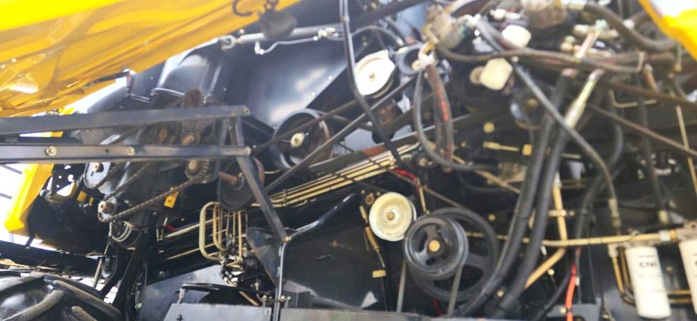 Combina New Holland CR9080