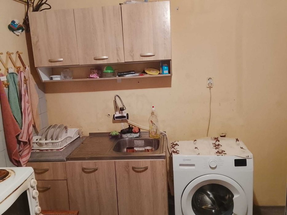 Здравей продавам къща в село Борисово област Русе къщата е с ремонт