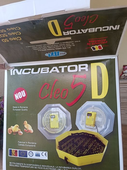 Incubator/ clocitoare