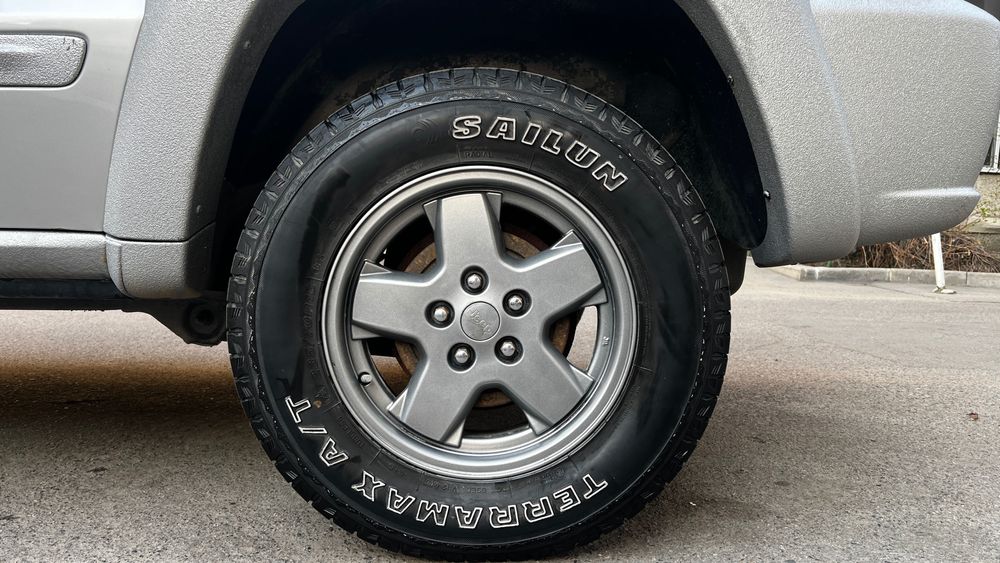 Jeep Liberty, 2002 года