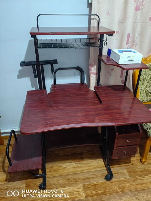 Компьютерный  столик