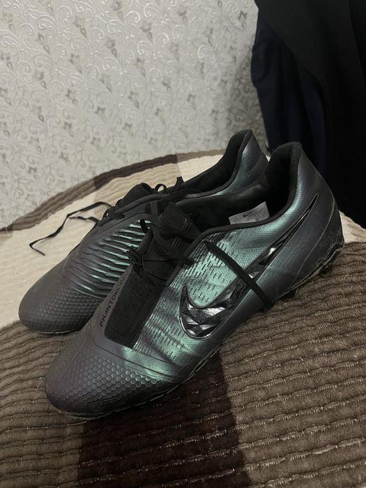 Спортивная обув бутц