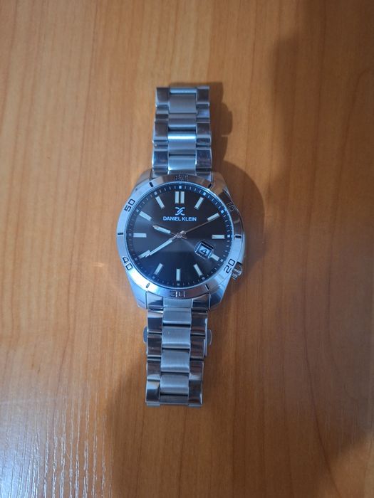 Продам часы Daniel Klein