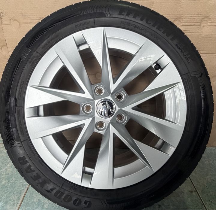 Jante aliaj R17 originale SKODA Octavia 4 205/55/17 vara Goodyear