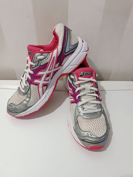 Дамски спортни маратонки