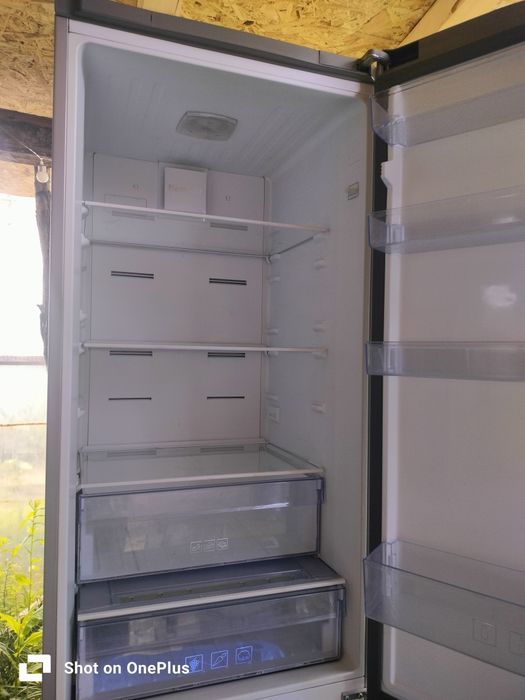Vând mașină de spălat beko slim și frigider Beko no frost
