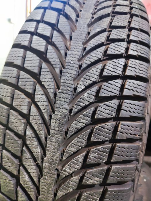 2 бр зимни 235/65/17 Michelin