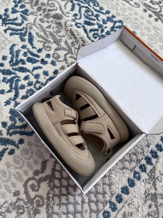 Новый сандали детский 17,5 см