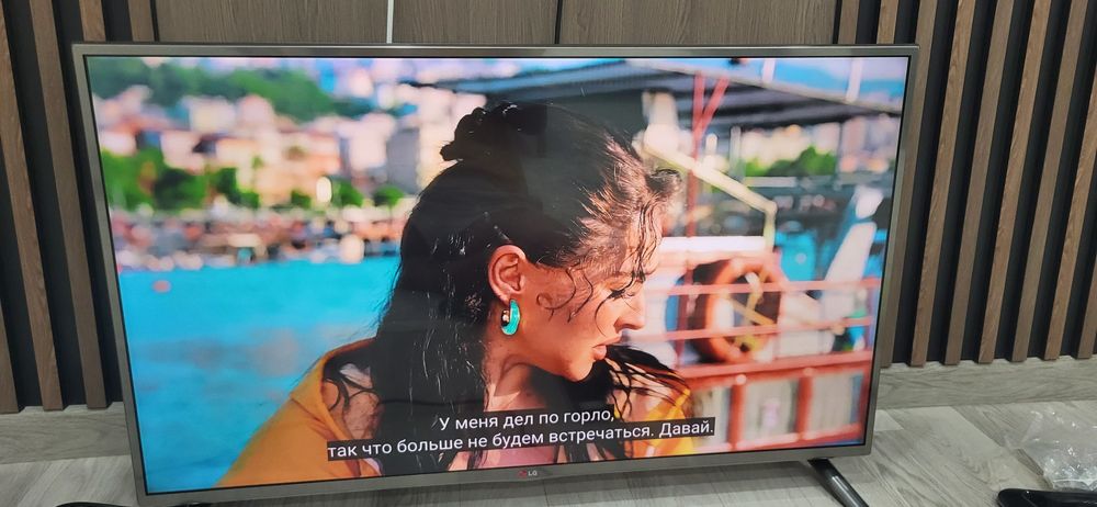 Телевизор lg в отличном состояний