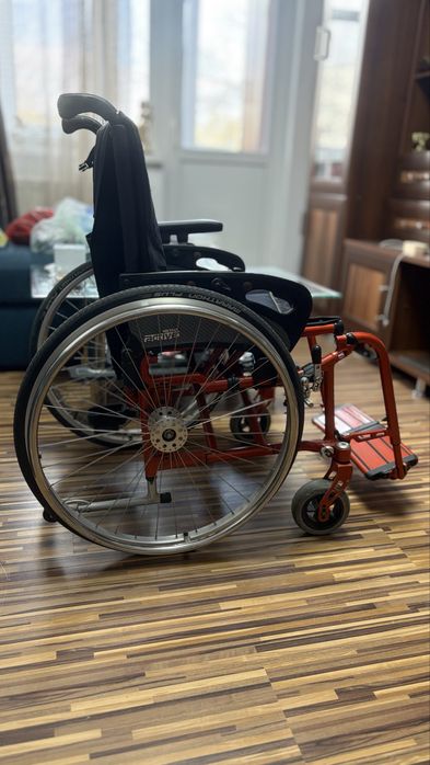 Carut Persoane Handicap-Dizabilitati-Scaun Rulant-Carucior