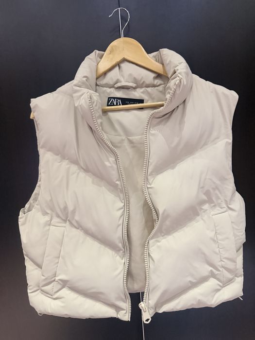 Светъл бежов елек Zara