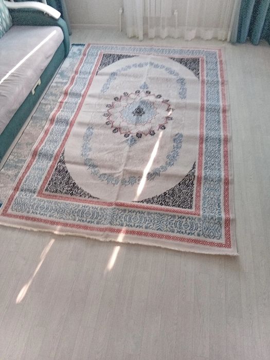 Продам новые ковры 2×3