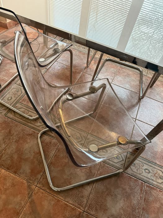 Трапезна маса Икеа с 4 стола