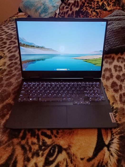Laptop Gaming LENOVO IdeaPad Gaming 3 15IAH7