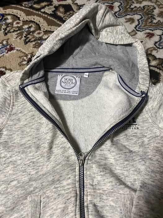 Кофты на замке на мальчика 9-10 лет