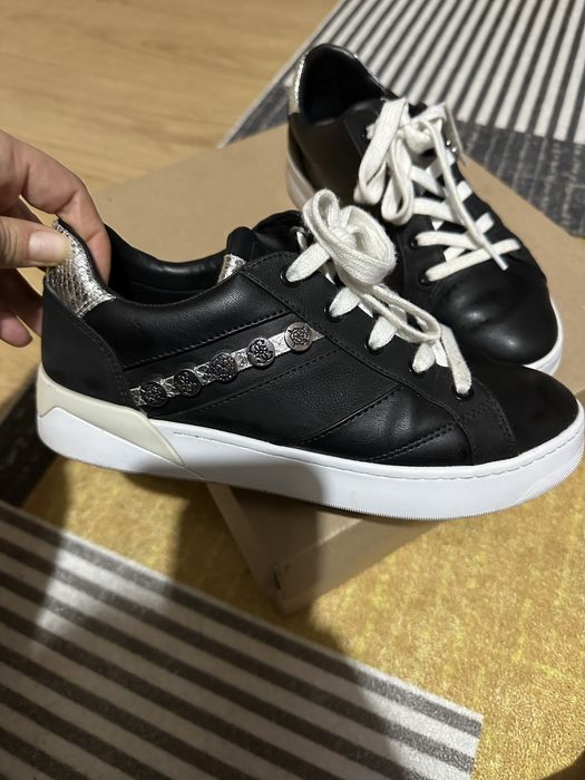 Guess обувки………………….