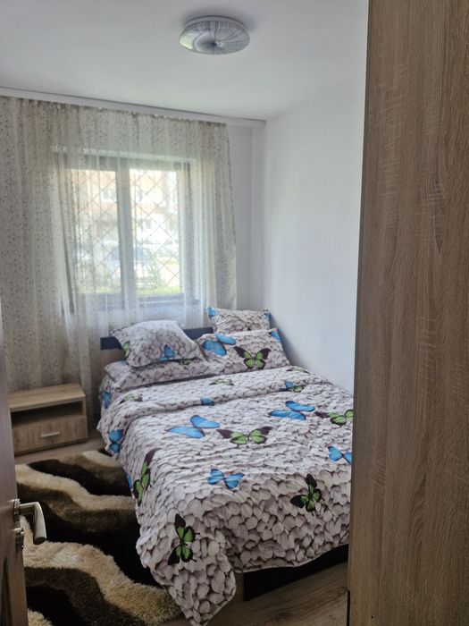 Apartament 2camere parter de închiriat.