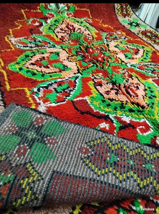 Вълнен китеник с размери 180 на 200 см