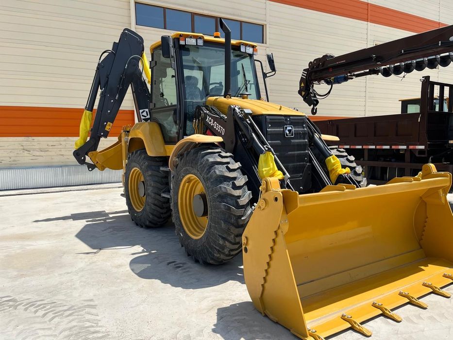 Петушок. Экскаватор-погрузчик. 3в1. Услуги