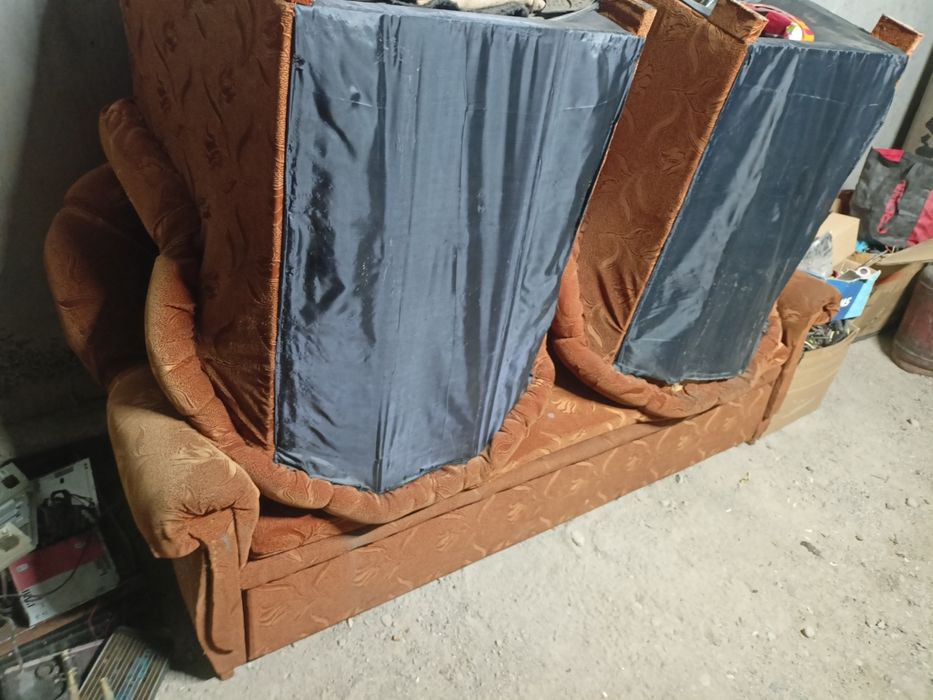 диван и два кресла